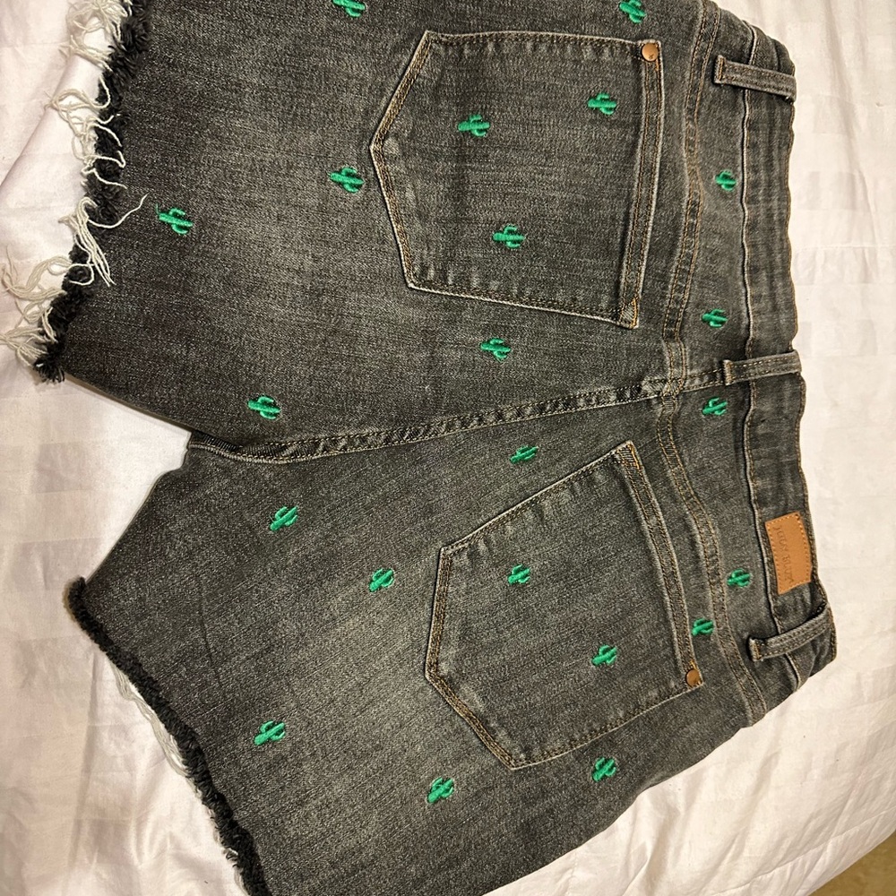 Judy blue shorts size large